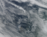 Bild: Robert Simmon - Wolkenwirbel über den Sandwich-Inseln und Aerosol-induzierte Wolken